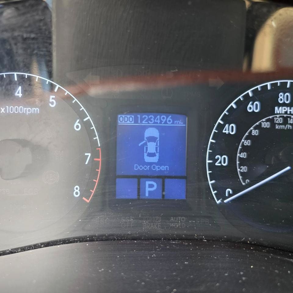 Used 2013 Hyundai Genesis 3.8 RWD image 16