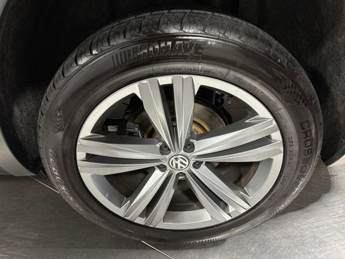 Used 2019 Volkswagen Atlas SEL R-Line AWD/4WD image 12
