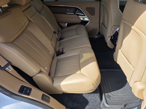 Certified 2024 Land Rover Range Rover Long Wheelbase SE image 5