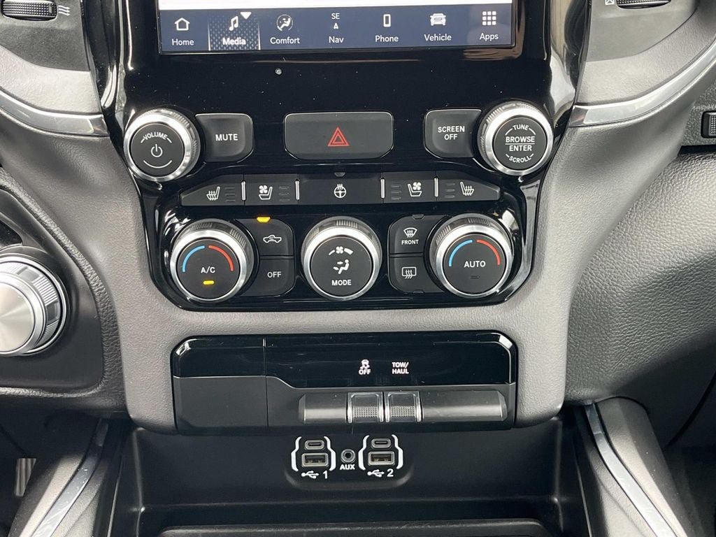Used 2024 RAM 1500 Laramie RWD image 14