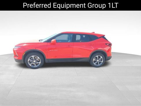 Used 2025 Chevrolet Blazer LT AWD/4WD image 9