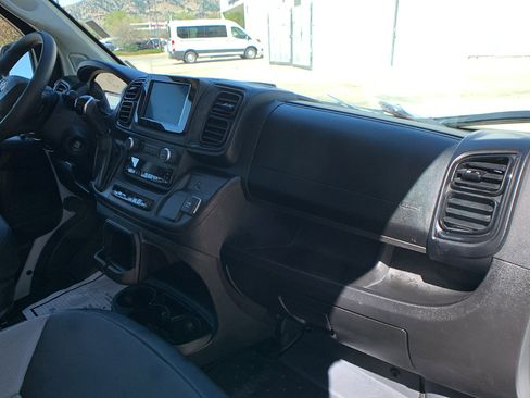 Used 2025 RAM ProMaster 2500 w/ Convenience Group image 24