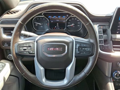 Used 2021 GMC Yukon XL SLT w/ SLT Premium Package AWD/4WD image 16