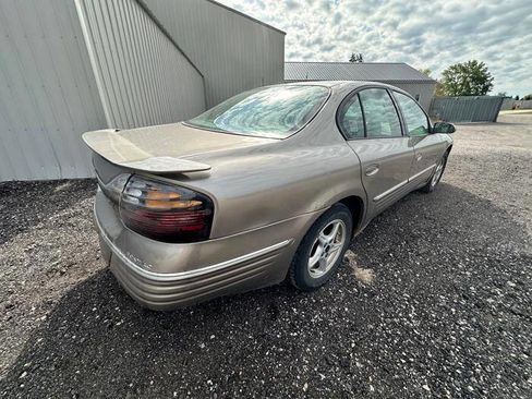 Used 2001 Pontiac Bonneville SE FWD image 50