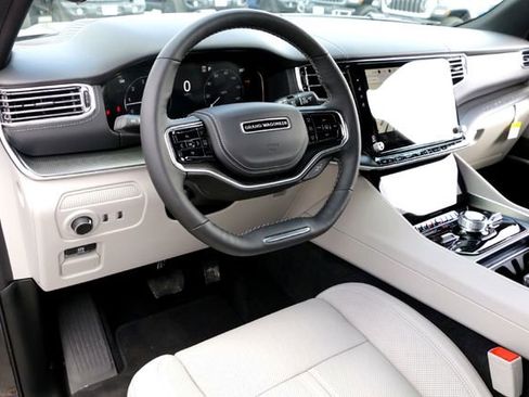 New 2026 Jeep Grand Wagoneer Summit image 8