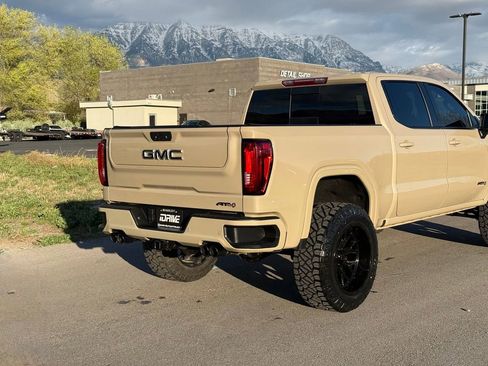 Used 2023 GMC Sierra 1500 AT4 w/ AT4 Premium Package AWD/4WD image 6