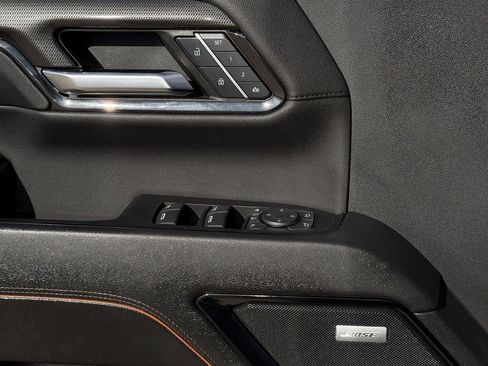 Used 2024 GMC Sierra 2500 AT4 w/ AT4 Premium Plus Package image 25