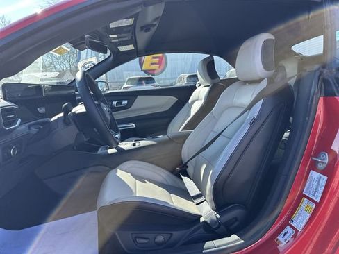 Used 2025 Ford Mustang GT Premium image 15