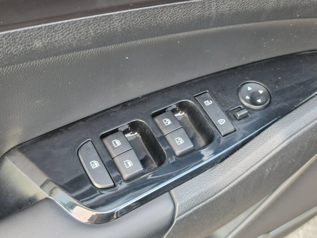 Used 2023 Kia Sportage EX AWD/4WD image 18