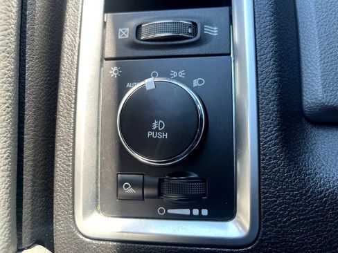 Used 2018 RAM 1500 Big Horn AWD/4WD image 22