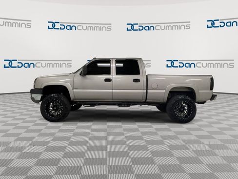 Used 2004 Chevrolet Silverado 2500 LT w/ Heavy-Duty Power Package AWD/4WD image 5