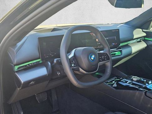 Certified 2025 BMW i5 eDrive40i w/ Premium Package image 10