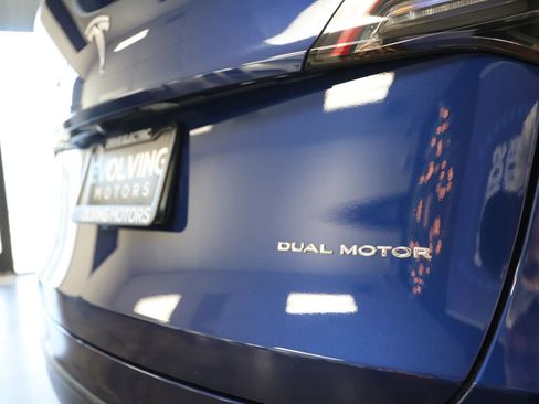 Used 2022 Tesla Model Y Long Range image 17