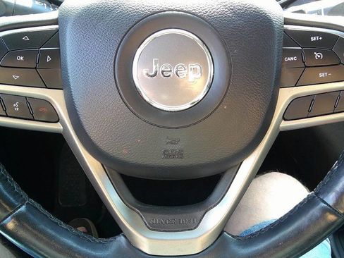 Used 2020 Jeep Cherokee Limited AWD/4WD image 31