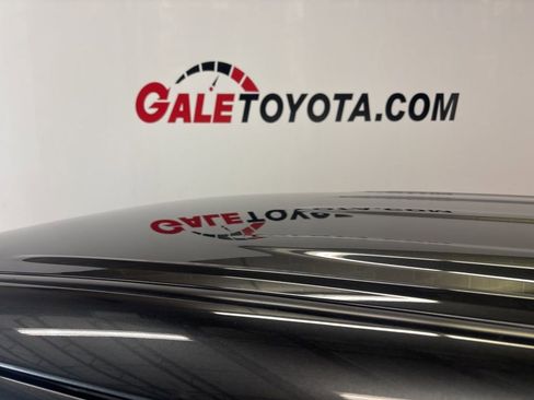 Used 2022 Toyota Tacoma TRD Sport w/ Technology Package image 5