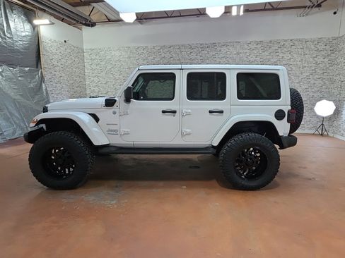 Used 2022 Jeep Wrangler Unlimited Sahara image 5