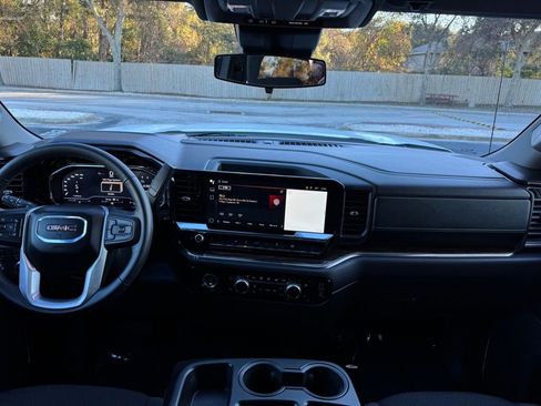 Used 2024 GMC Sierra 1500 SLE image 26