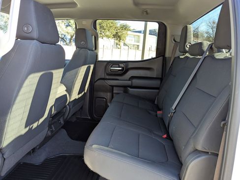 Used 2020 Chevrolet Silverado 1500 Custom w/ Custom Value Package image 15