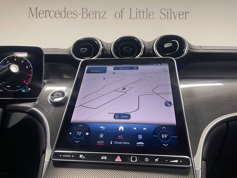 Used 2024 Mercedes-Benz GLC 300 4MATIC image 33