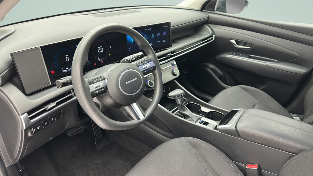 Used 2025 Hyundai Tucson SEL FWD image 11