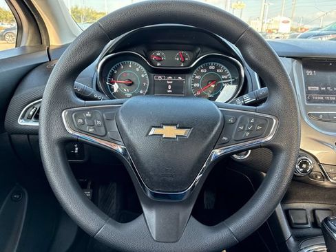 Used 2017 Chevrolet Cruze LT w/ Convenience Package FWD image 22