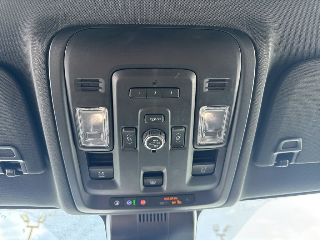 Used 2024 GMC Yukon AT4 AWD/4WD image 44