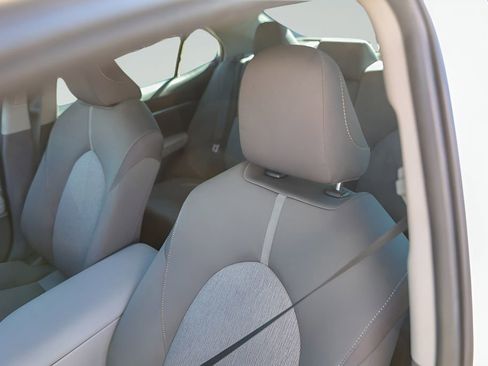 Used 2024 Toyota Camry LE image 12