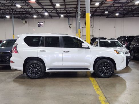 Used 2022 Lexus GX 460 Premium w/ Premium Package AWD/4WD image 11