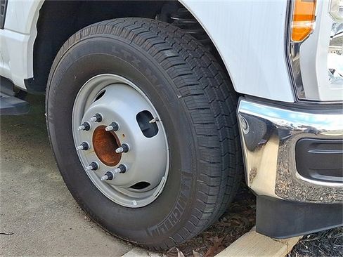 New 2023 Ford F350 XL w/ XL Chrome Package image 4