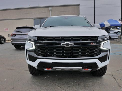 Used 2021 Chevrolet Tahoe Z71 w/ Z71 Signature Package image 2