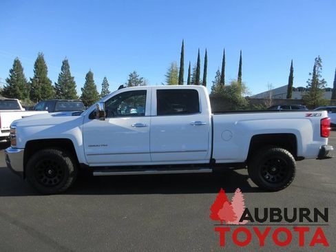 Used 2019 Chevrolet Silverado 2500 LTZ w/ Duramax Plus Package image 11