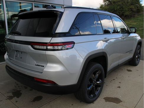 New 2025 Jeep Grand Cherokee Limited w/ Black Appearance Package image 8