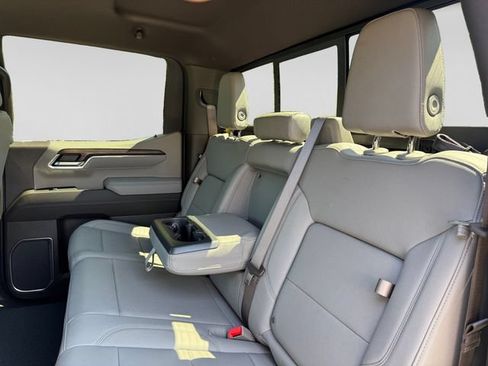 Used 2025 GMC Sierra 1500 SLT w/ SLT Premium Plus Package AWD/4WD image 23