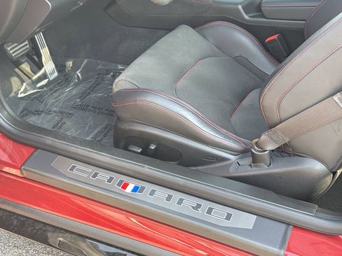 Used 2018 Chevrolet Camaro ZL1 RWD image 15