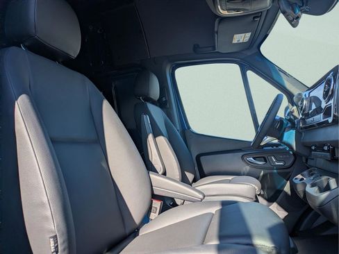 New 2025 Mercedes-Benz Sprinter 2500 image 7
