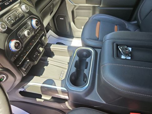 Used 2021 GMC Sierra 1500 AT4 w/ AT4 Value Package AWD/4WD image 16