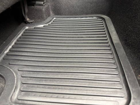 Used 2024 Hyundai Venue SEL image 22