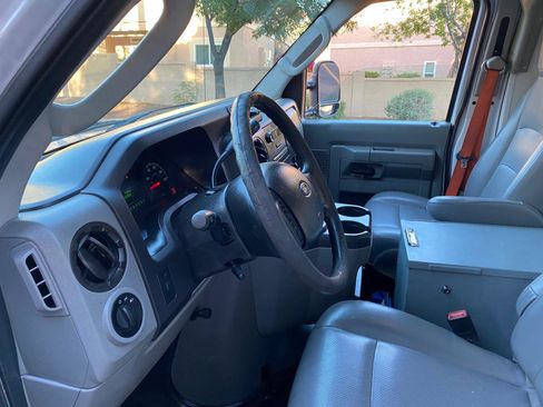 Used 2016 Ford E-350 and Econoline 350 Super Duty image 36
