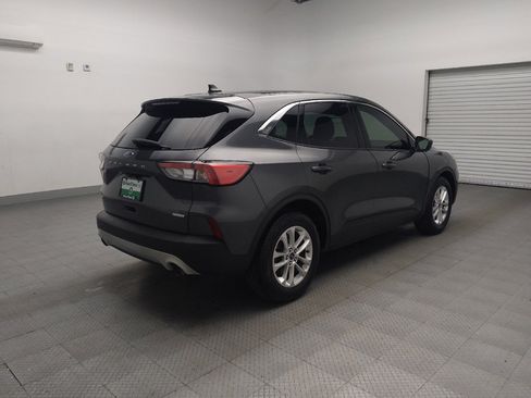 Used 2020 Ford Escape SE image 9