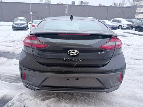 Used 2017 Hyundai Ioniq SEL image 4