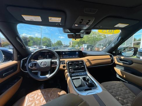 Certified 2025 Nissan Armada Platinum Reserve AWD/4WD image 11