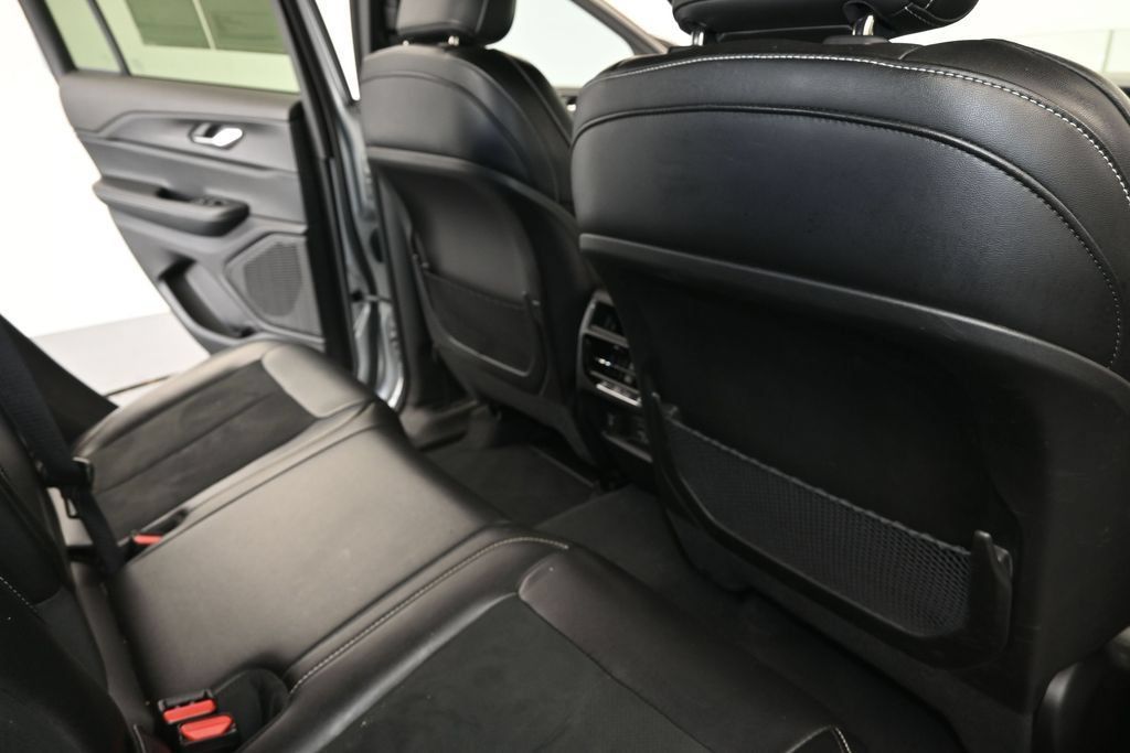 Used 2024 Jeep Grand Cherokee Altitude RWD image 12