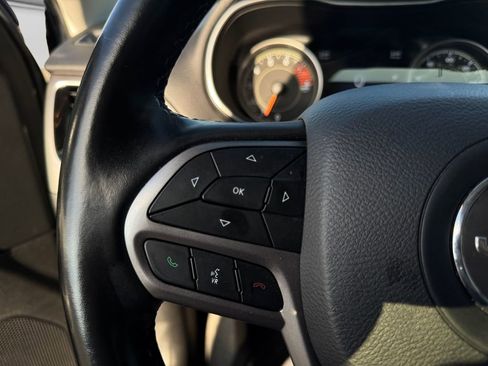 Used 2020 Jeep Cherokee Limited AWD/4WD image 29