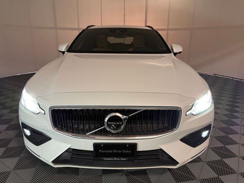 Used 2020 Volvo V60 T5 Momentum FWD image 6