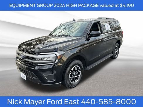 Certified 2024 Ford Expedition XLT image 3