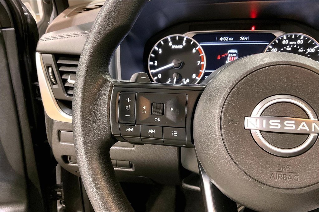 Used 2023 Nissan Rogue S AWD/4WD image 12