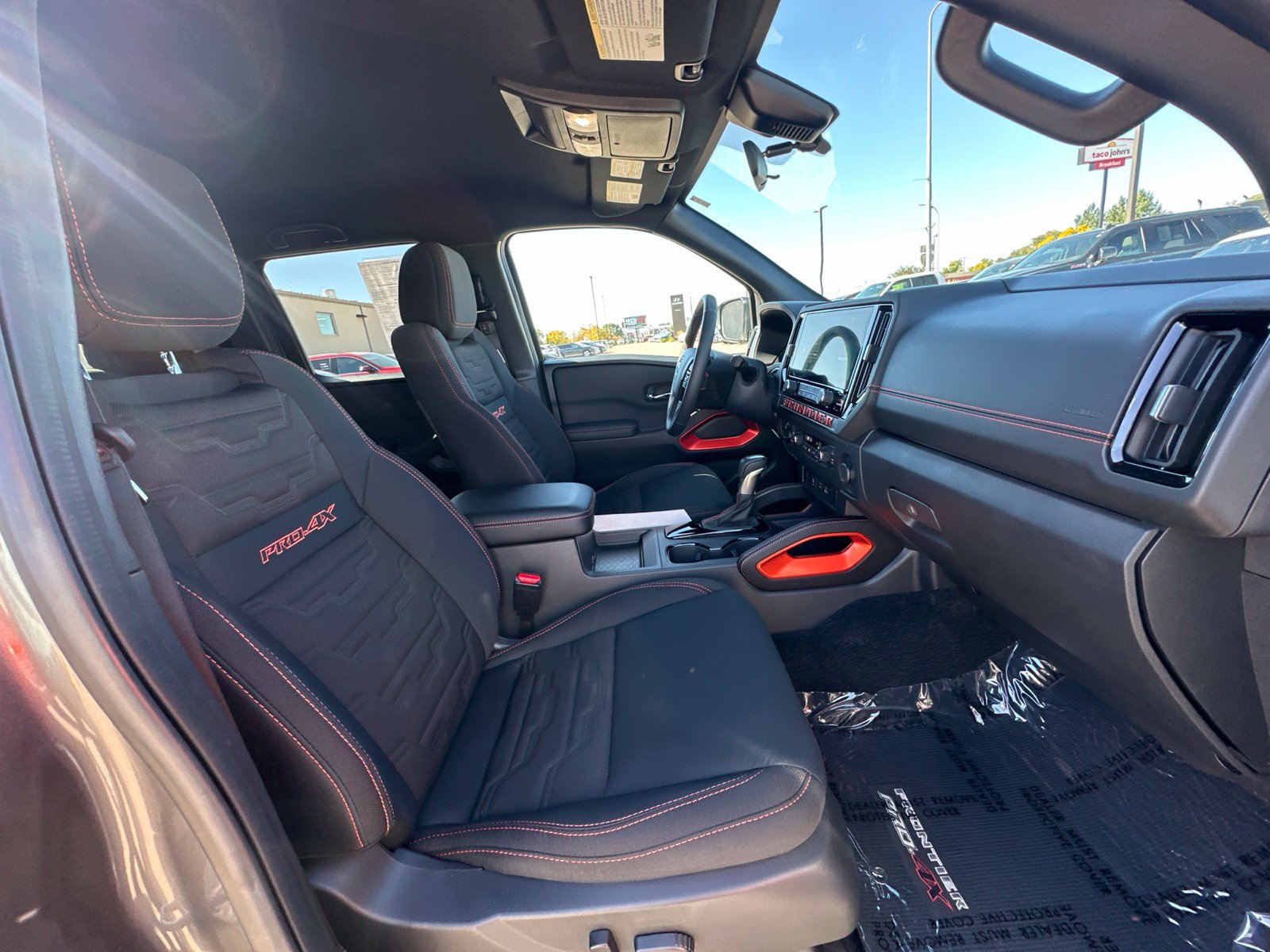 Used 2025 Nissan Frontier PRO-4X AWD/4WD image 29