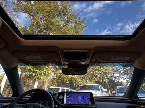 Certified 2023 Lexus ES 350 w/ Premium Package image 38