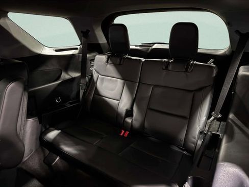 Used 2023 Ford Explorer XLT w/ Equipment Group 202A image 26