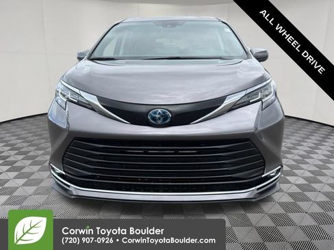 Used 2023 Toyota Sienna XLE w/ XLE Plus Package AWD/4WD image 2